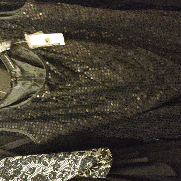 Dresses - Picture 3 of 8